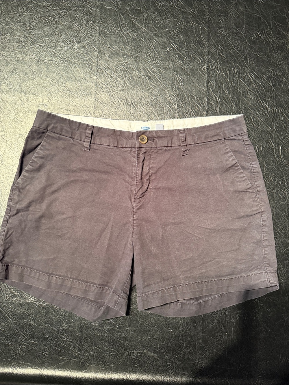 Old Navy Black  size 6 Women's Classic Cotton Chino Shorts - black 5 inch